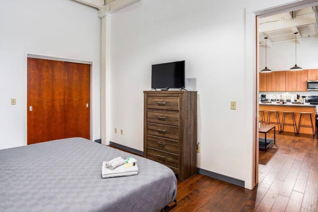 Apartament Centric Ny Style Loft W/King Bed Rochester Zewnętrze zdjęcie