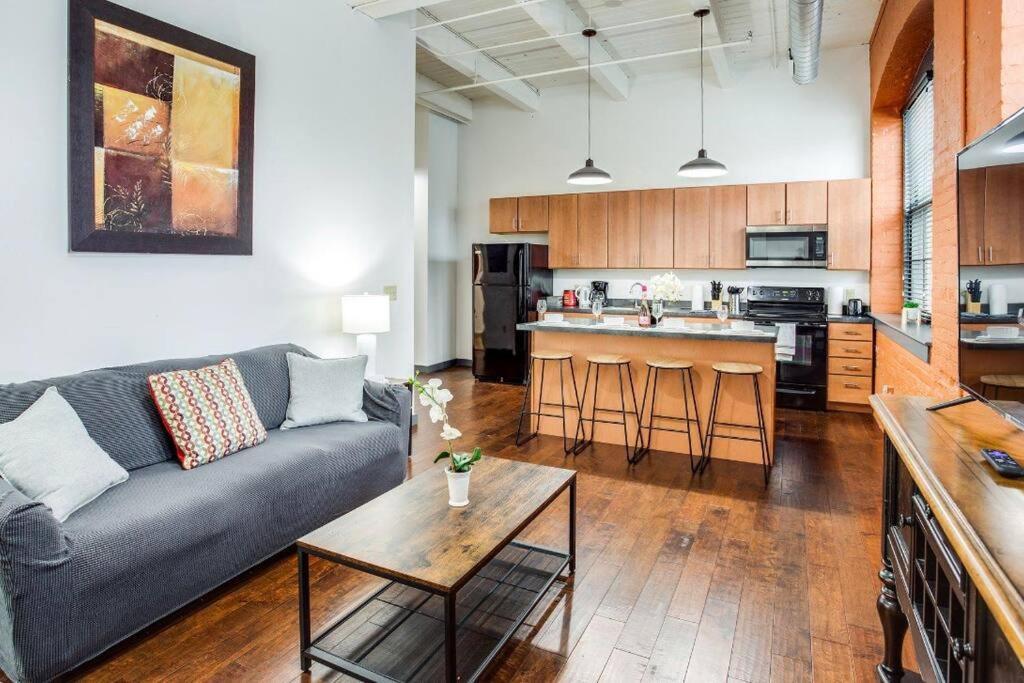 Apartament Centric Ny Style Loft W/King Bed Rochester Zewnętrze zdjęcie